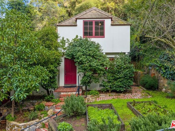 2030 Oakstone Way, Los Angeles CA 90046