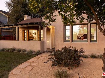 585 Mountain View Street