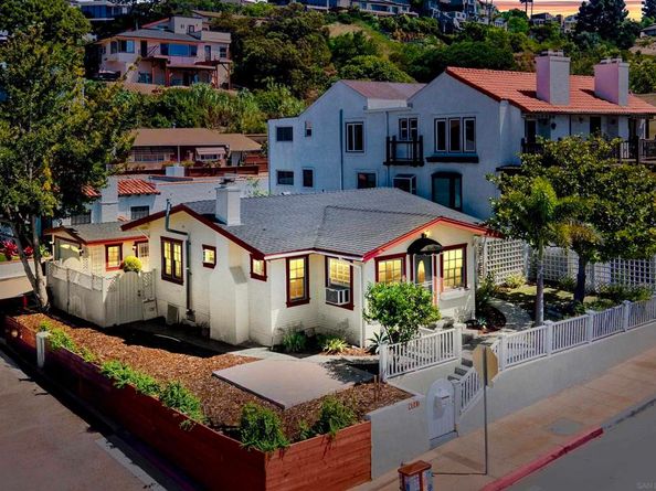 2544 Juan St, San Diego CA 92110