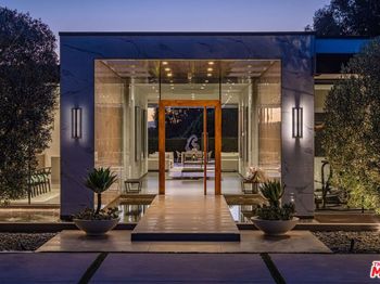 2002 LOMA VISTA Drive