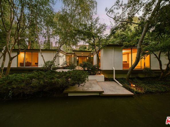 832 Canon Drive, Pasadena CA 91106