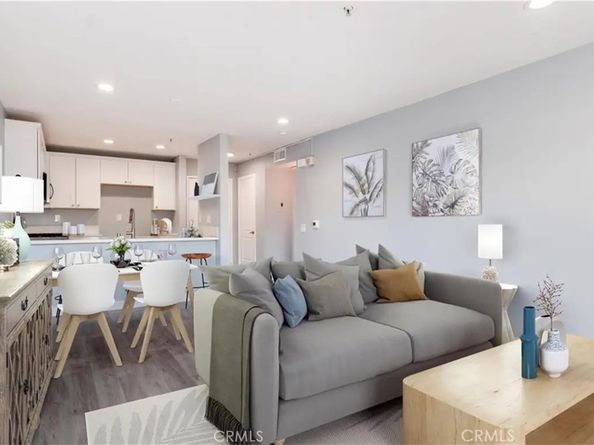 450 E 4th 221, Santa Ana CA 92701