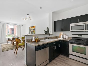 100 S Alameda Street