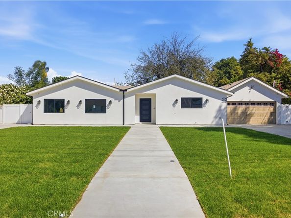 8542 De Celis Pl, North Hills CA 91343