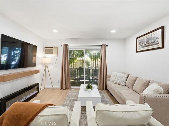 6904 Radford 5, North Hollywood CA 91605