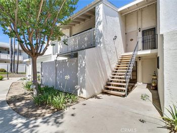 1042 E La Habra Boulevard
