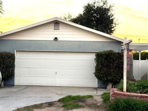 10549 Rhodesia, Sunland CA 91040