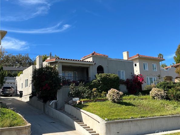 2051 N Catalina street, Los Angeles CA 90027