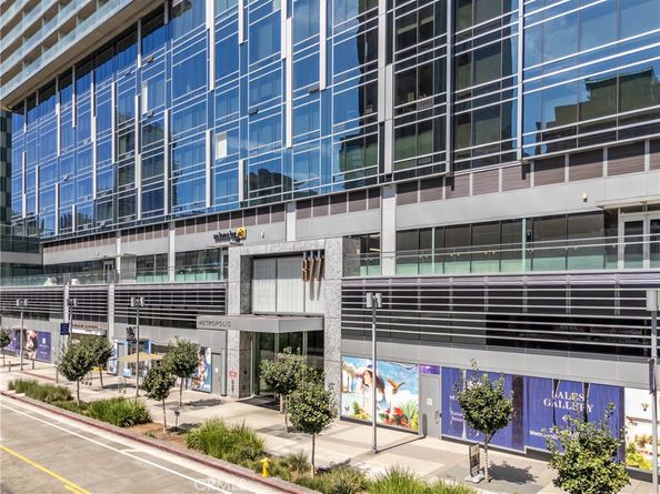 877 Francisco Street 819, Los Angeles CA 90017