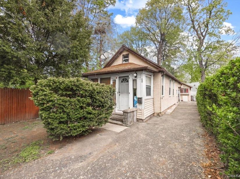 8 Geyser Place, White Plains NY 10607