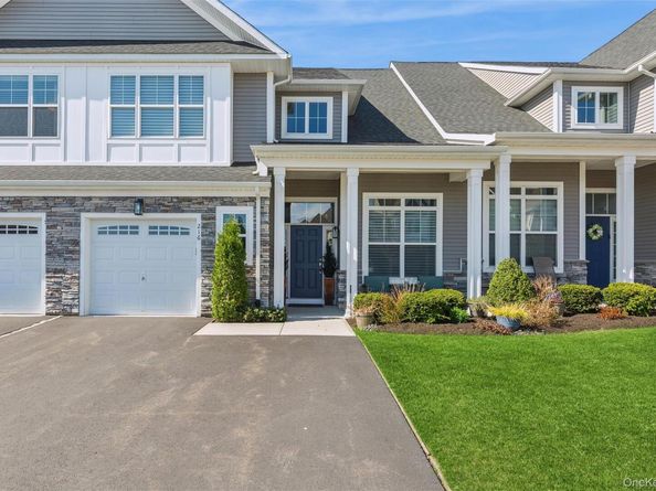 216 Belmont Circle, Yaphank NY 11980