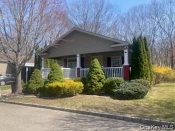 1661 Old Country Road