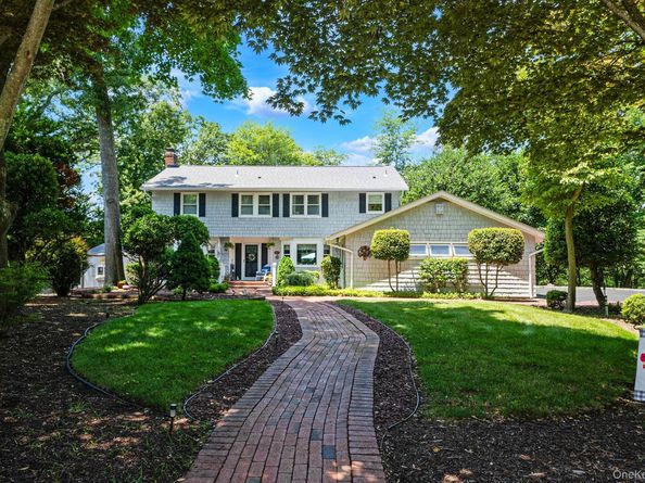 12 Knoll Crest, Miller Place NY 11764