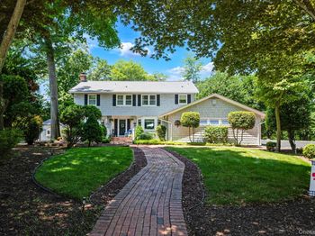 12 Knoll Crest