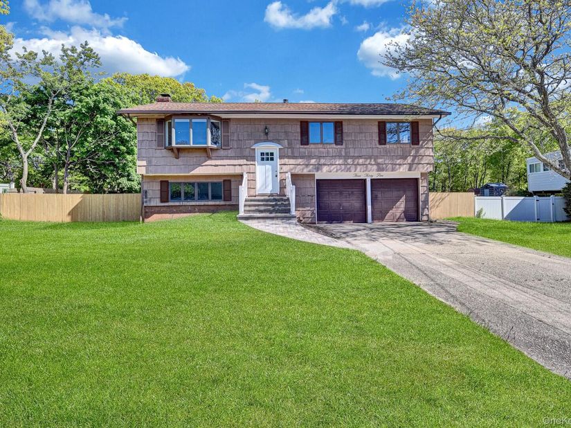 335 Babylon Street, Islip Terrace NY 11752
