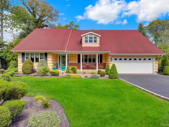 5 Merlin Lane, East Setauket NY 11733