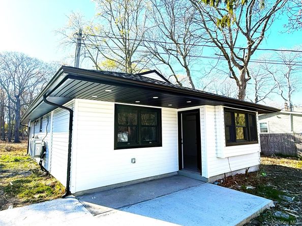 52 Crystal Beach Boulevard, Moriches NY 11955