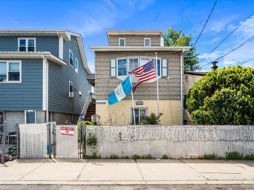 10216 164th Road, Howard Beach NY 11414