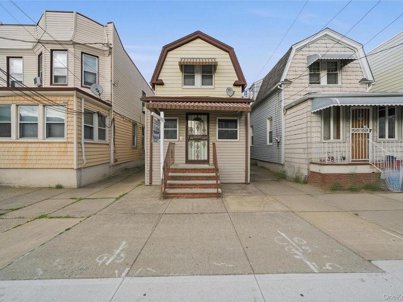 6661 74th Street, Middle Village NY 11379