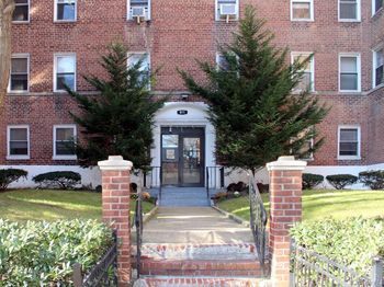 811 Bronx River Road