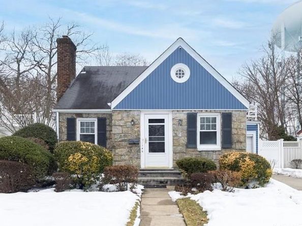 1746 Rockville Drive, Baldwin NY 11510