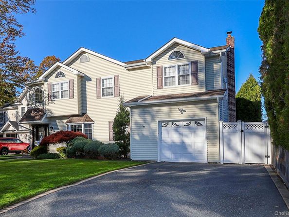 1817 Gardenia Avenue, North Merrick NY 11566