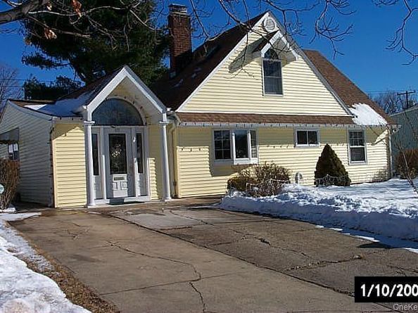 69 Cottonwood Lane, Westbury NY 11590