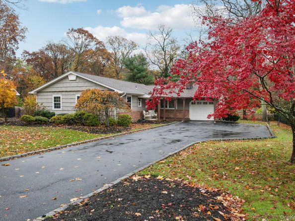 8 Storyland Lane, East Setauket NY 11733