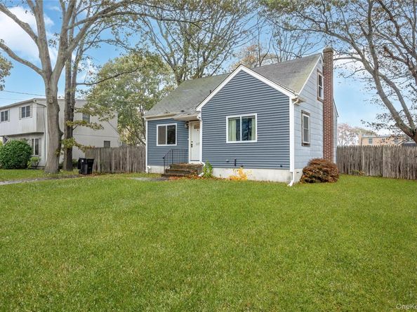1137 Namdac Avenue, Bay Shore NY 11706