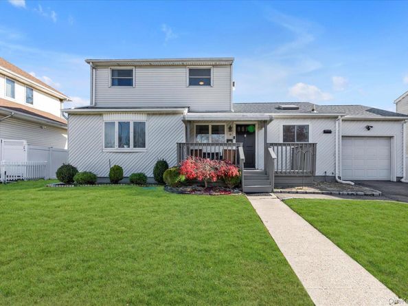 6 Karen Avenue, Plainview NY 11803