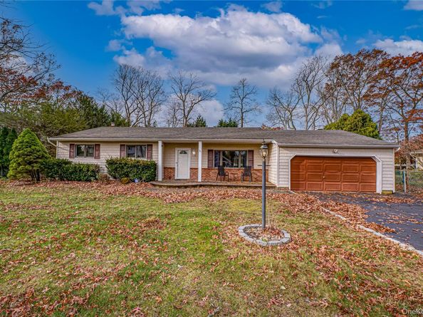 4 Debra Drive, Nesconset NY 11767