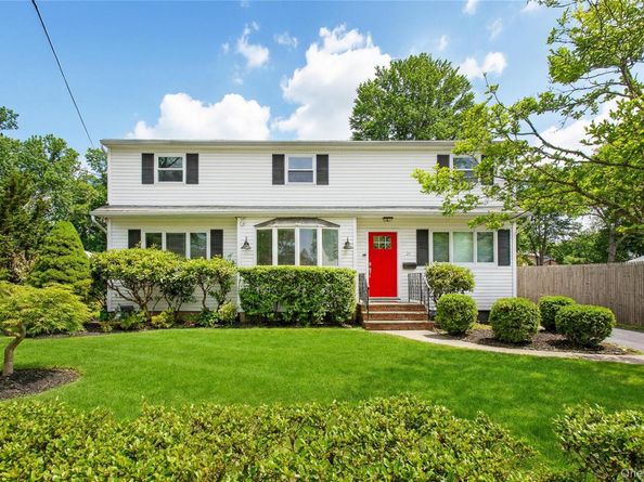21 Innis Avenue, Ronkonkoma NY 11779