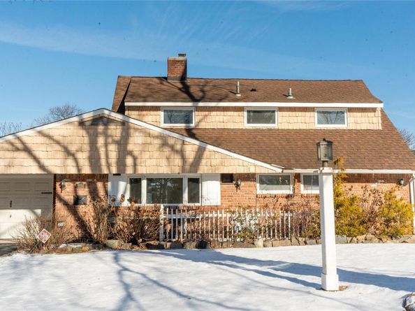 2155 Salisbury Park Drive, Westbury NY 11590