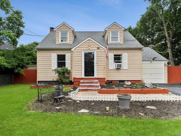 824 Lincoln Avenue, Bohemia NY 11716