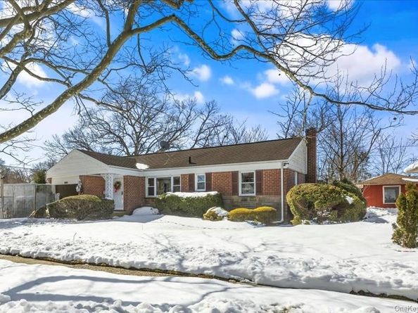 896 School Drive, North Baldwin NY 11510