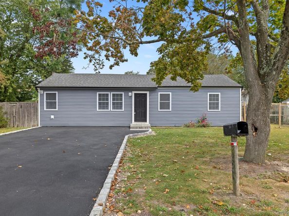 635 Provost Avenue, Bellport NY 11713