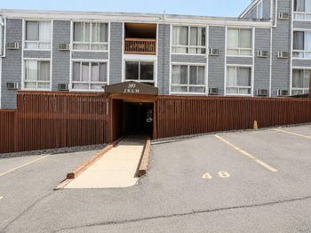397 N Broadway
