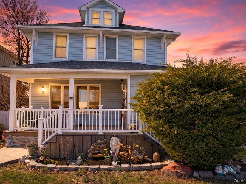 7 Meyer Avenue, Lawrence NY 11559