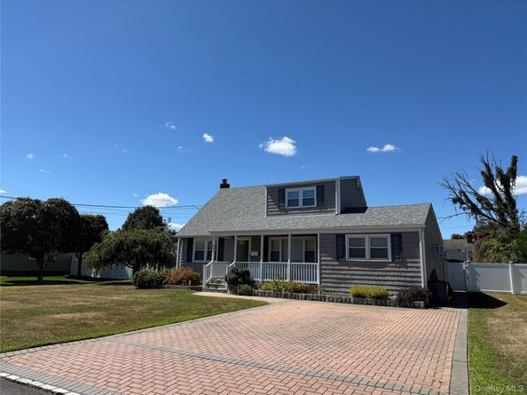 652 Empire Avenue, West Babylon NY 11704