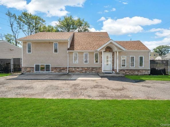 266 Ronkonkoma Avenue, Ronkonkoma NY 11779