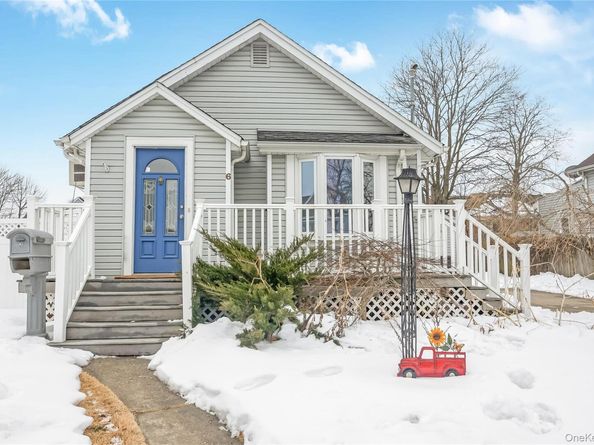6 Dean Street, Farmingdale NY 11735