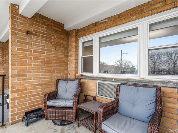 10 Lenox Road 2F, Rockville Centre NY 11570