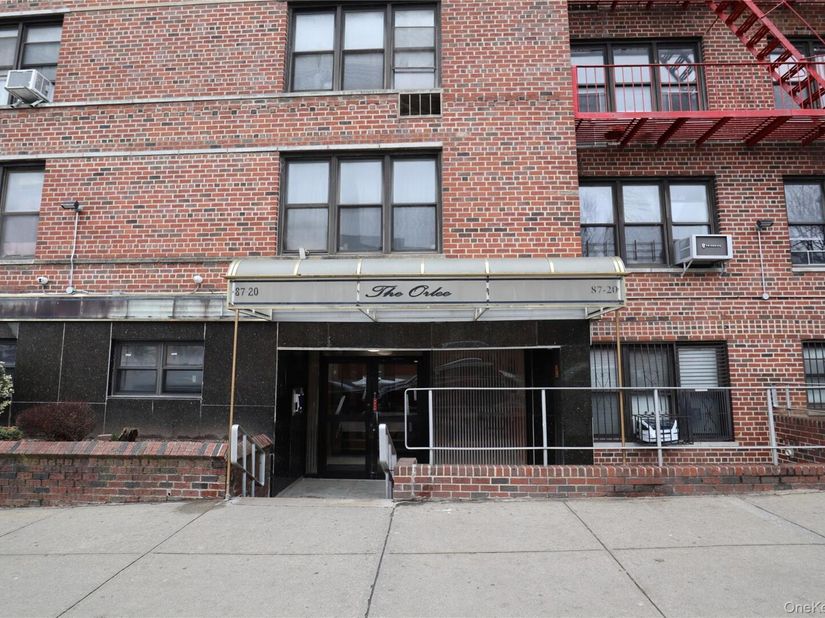 8720 175th Street 3J, Jamaica NY 11432