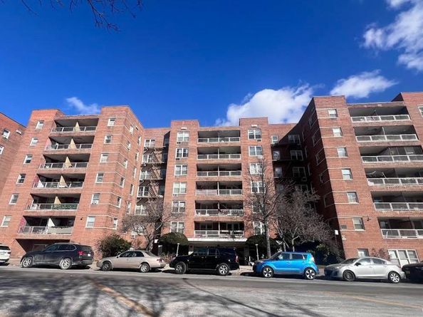 60-11 Broadway 6K, Woodside NY 11377