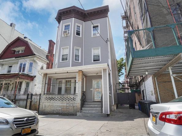 32 North Street, Bronx NY 10468