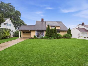161 Duckpond Drive N