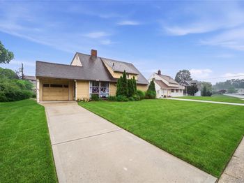 161 Duckpond Drive N