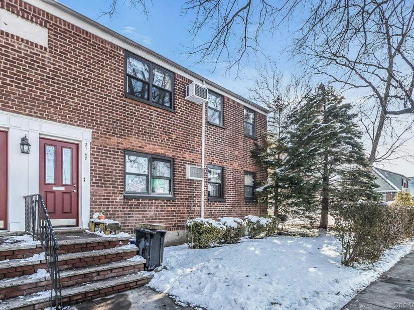 21-47 Utopia Parkway 2, Whitestone NY 11357