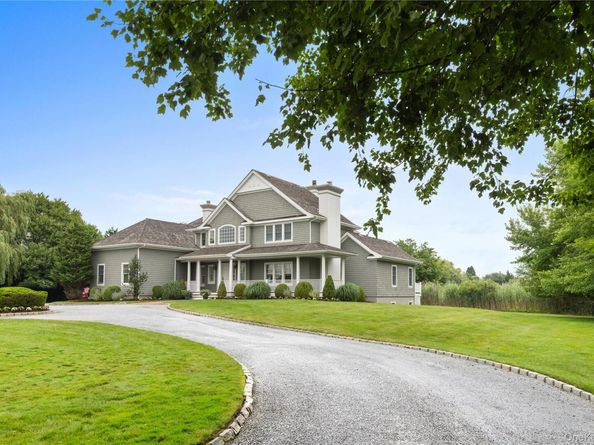 42 Jessup Lane, Westhampton Beach NY 11978