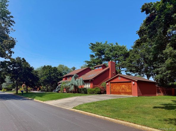 6 Jamor Court, Nesconset NY 11767